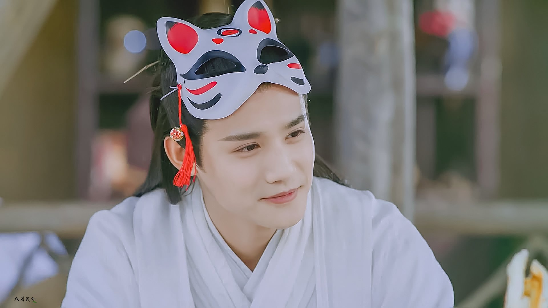 AIYOUXI.COM-伊朗骑手阿里·巴赫蒂亚里在巴黎奥运会上与“Shahram”马匹共同夺得障碍赛银牌，展现默契配合。