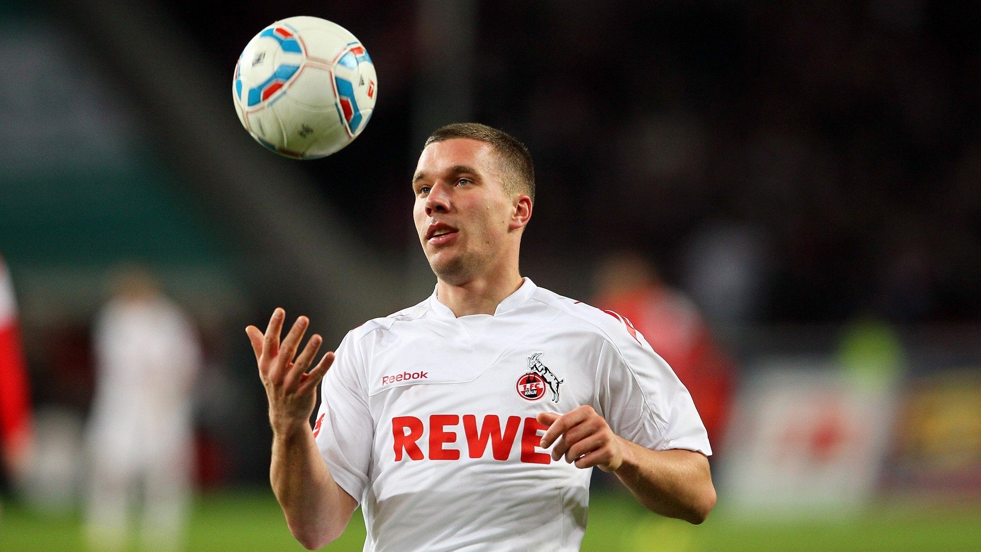 爱游戏 电竞-“胡利安·门德斯的踢球技术，成为阿根廷美洲狮队的战术核心”